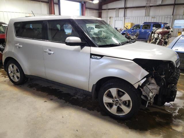 KNDJN2A29J7552686 - 2018 KIA SOUL SILVER photo 4