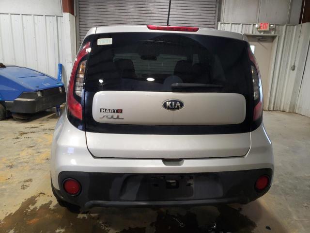 KNDJN2A29J7552686 - 2018 KIA SOUL SILVER photo 6