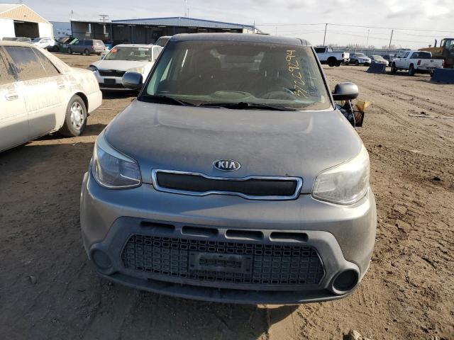 KNDJN2A29G7244975 - 2016 KIA SOUL GRAY photo 5