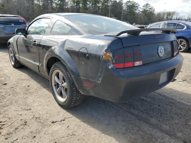 1ZVFT80N965264063 - 2006 FORD MUSTANG BLACK photo 2