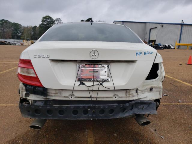 WDDGF5EB1BA476863 - 2011 MERCEDES-BENZ C 300 WHITE photo 6