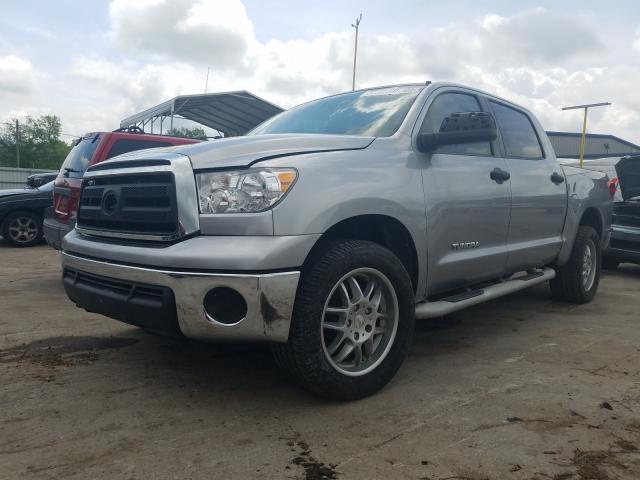 5TFEY5F13BX106156 - 2011 TOYOTA TUNDRA CREWMAX SR5  photo 2