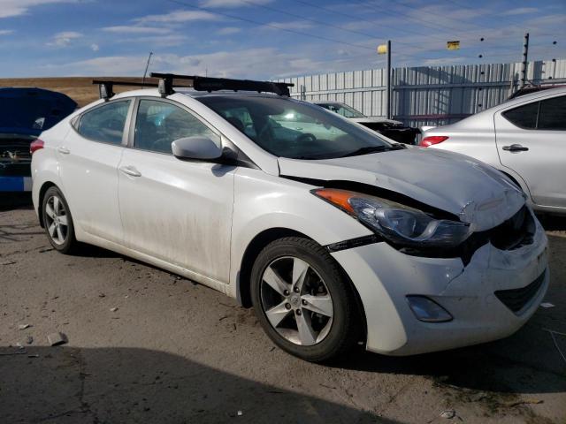 5NPDH4AE4DH398351 - 2013 HYUNDAI ELANTRA GLS WHITE photo 4