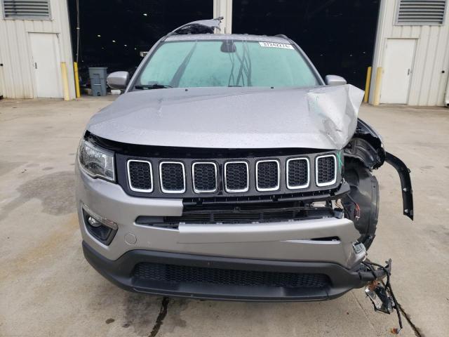 3C4NJCBB8LT236549 - 2020 JEEP COMPASS LATITUDE SILVER photo 5