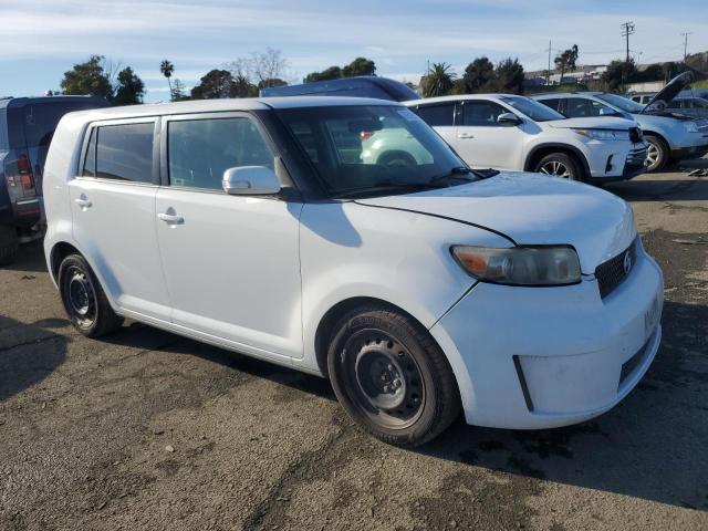 JTLKE50E891088195 - 2009 TOYOTA SCION XB WHITE photo 4