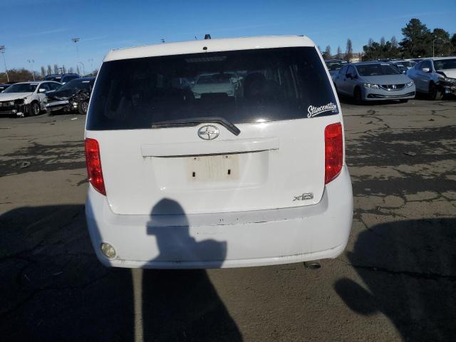 JTLKE50E891088195 - 2009 TOYOTA SCION XB WHITE photo 6