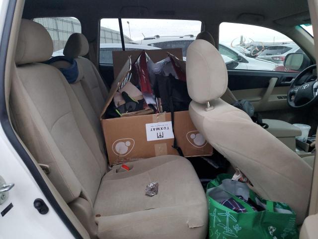 5TDZK3EH0CS077759 - 2012 TOYOTA HIGHLANDER BASE أبيض صورة 11