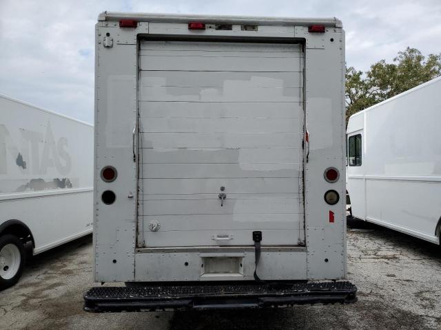 4UZA4FF47VC791523 - 1997 FREIGHTLINER CHASSIS M LINE WALK-IN VAN WHITE photo 6