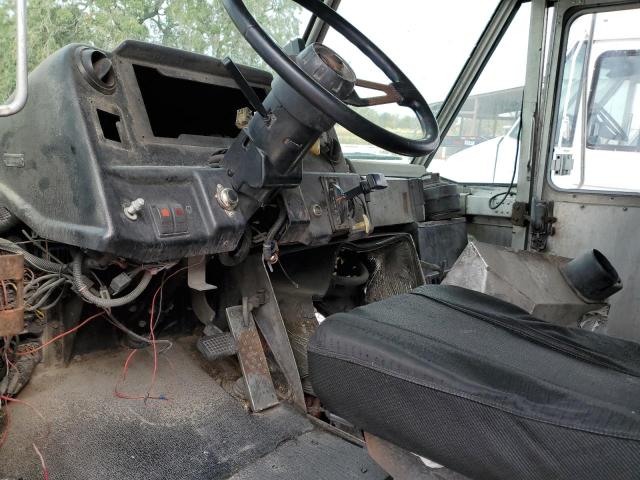 4UZA4FF47VC791523 - 1997 FREIGHTLINER CHASSIS M LINE WALK-IN VAN WHITE photo 8