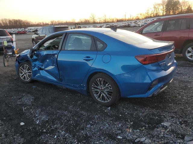 3KPF54AD2PE657078 - 2023 KIA FORTE GT LINE BLUE photo 2