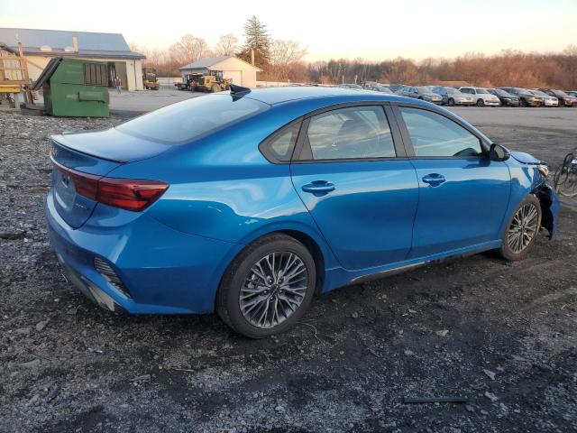 3KPF54AD2PE657078 - 2023 KIA FORTE GT LINE BLUE photo 3