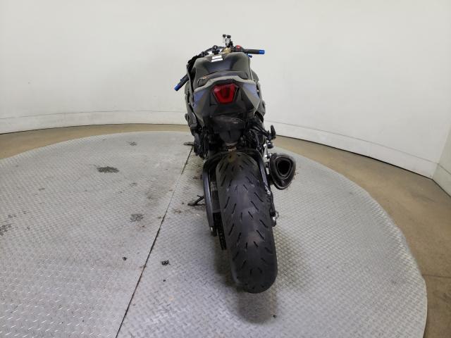 JS1DM11F9J2100032 - 2018 SUZUKI GSX-R1000 BLACK photo 4