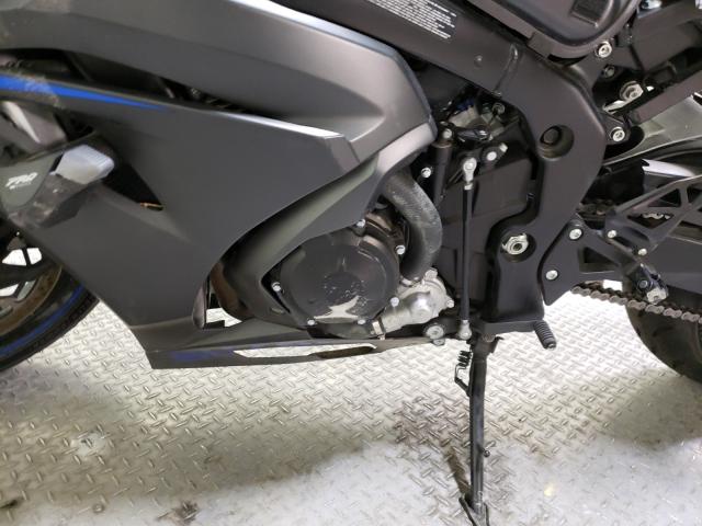 JS1DM11F9J2100032 - 2018 SUZUKI GSX-R1000 BLACK photo 6