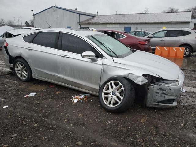 3FA6P0HD3GR331393 - 2016 FORD FUSION SE SILVER photo 4