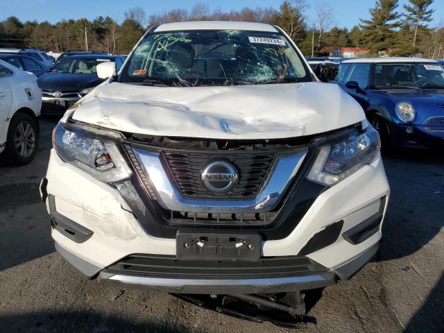 KNMAT2MVXJP572005 - 2018 NISSAN ROGUE S WHITE photo 5