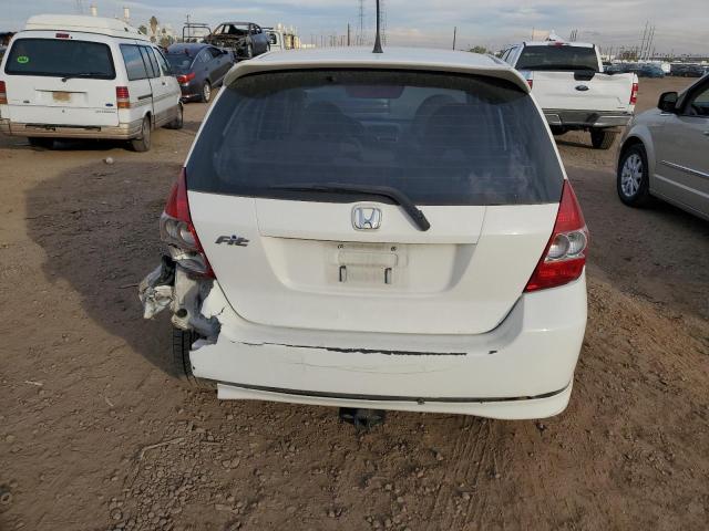 JHMGD38687S031703 - 2007 HONDA FIT S WHITE photo 6