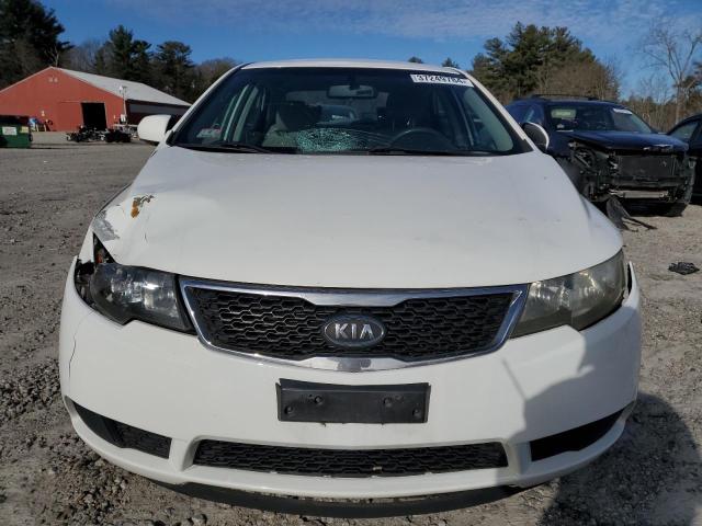 KNAFT4A27C5625847 - 2012 KIA FORTE LX WHITE photo 5