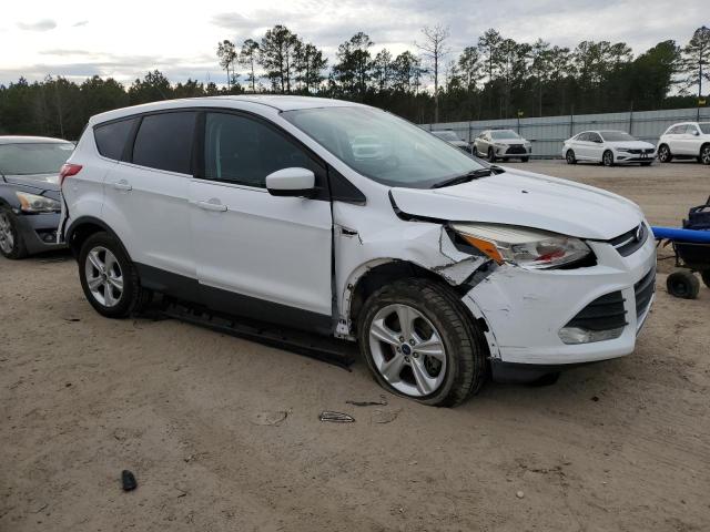 1FMCU0G92GUB25361 - 2016 FORD ESCAPE SE WHITE photo 4