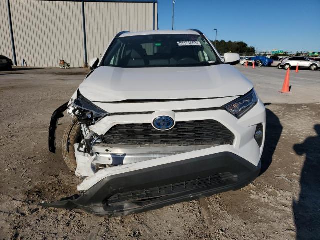 4T3RWRFV4MU042363 - 2021 TOYOTA RAV4 XLE WHITE photo 5