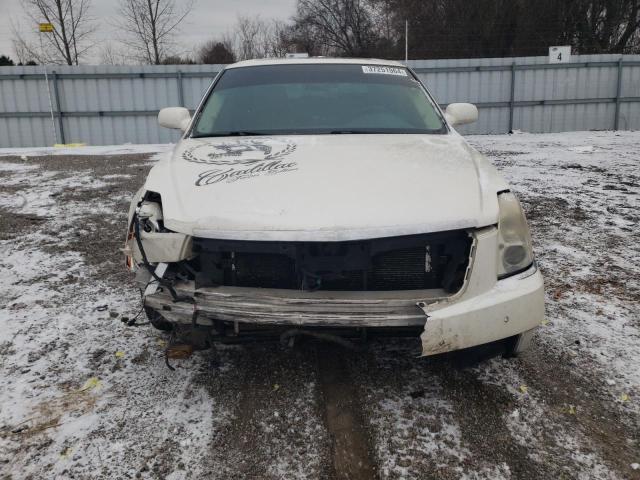 1G6KD57Y88U154940 - 2008 CADILLAC DTS WHITE photo 5