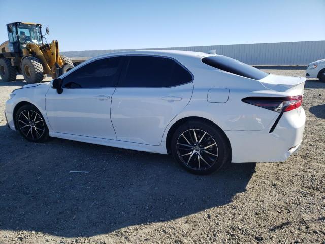 4T1T11AK8PU768985 - 2023 TOYOTA CAMRY SE NIGHT SHADE WHITE photo 2