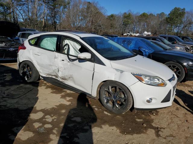 1FADP3K2XEL315848 - 2014 FORD FOCUS SE WHITE photo 4