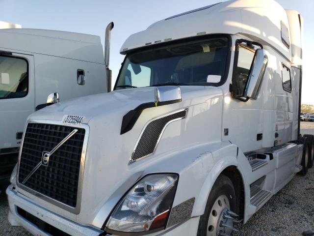 4V4NC9EH0FN917410 - 2015 VOLVO VN VNL WHITE photo 9