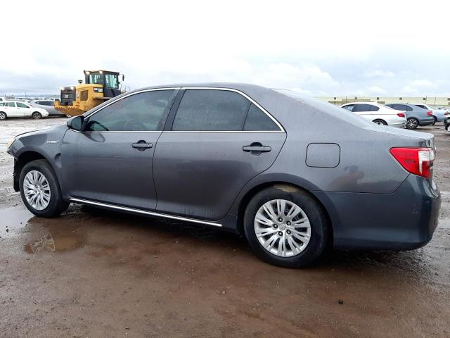 4T1BD1FK0DU083869 - 2013 TOYOTA CAMRY HYBRID GRAY photo 2