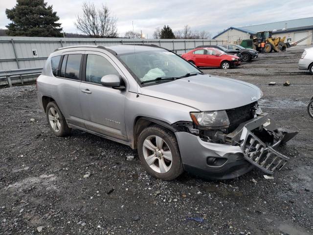 1C4NJDEB9GD645950 - 2016 JEEP COMPASS LATITUDE SILVER photo 4