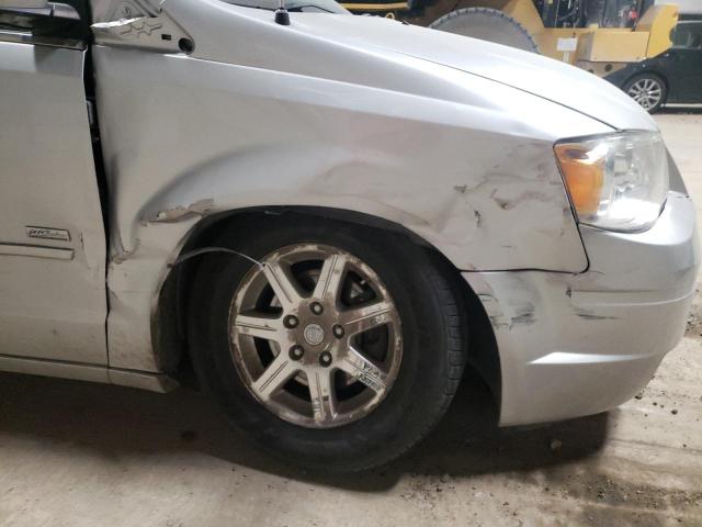 2A8HR54P58R836913 - 2008 CHRYSLER TOWN & COU TOURING ვერცხლისფერი ფოტო 9