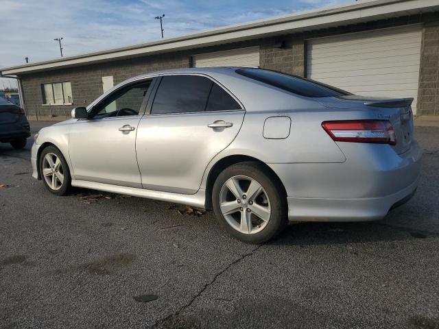 4T1BF3EK0BU733286 - 2011 TOYOTA CAMRY BASE SILVER photo 2