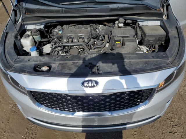 KNDMB5C12H6281899 - 2017 KIA SEDONA LX SILVER photo 12