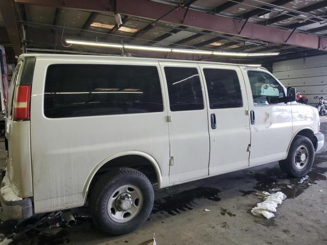 1GAHG35U471186778 - 2007 CHEVROLET EXPRESS G3 WHITE photo 3