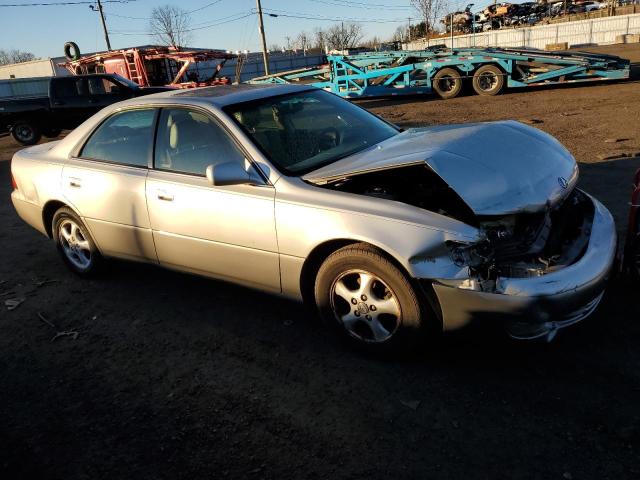 JT8BF28G4W5046610 - 1998 LEXUS ES 300 SILVER photo 4