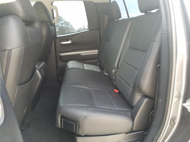 5TFRY5F19JX235826 - 2018 TOYOTA TUNDRA DOUBLE CAB SR/SR5  photo 6