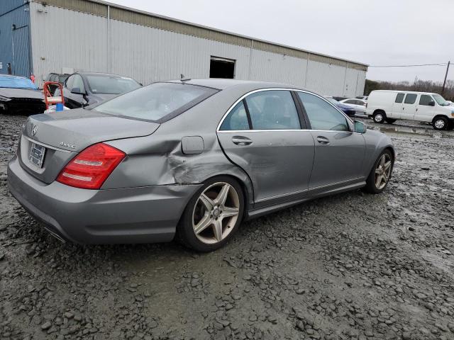 WDDNG8GB9AA325769 - 2010 MERCEDES-BENZ S 550 4MATIC GRAY photo 3