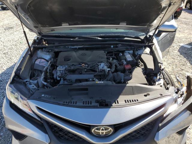 4T1G11AK1LU880877 - 2020 TOYOTA CAMRY SE SILVER photo 11