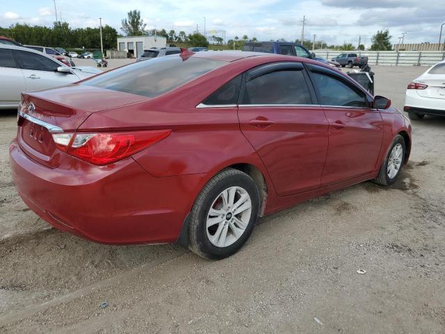 5NPEB4AC2DH556450 - 2013 HYUNDAI SONATA GLS RED photo 3