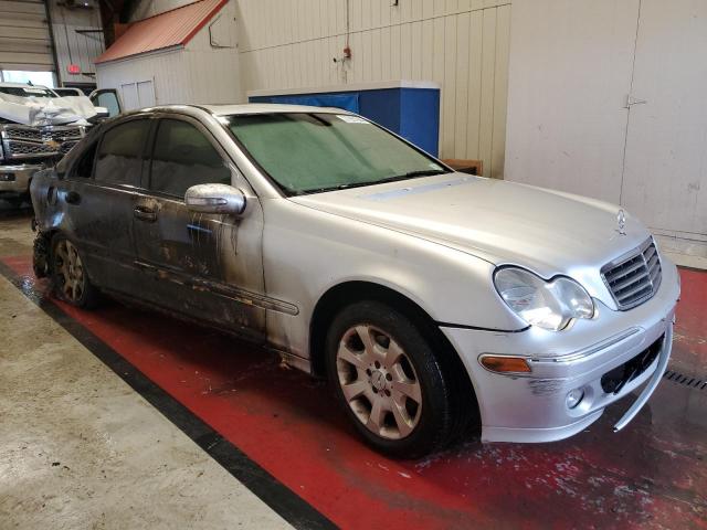 WDBRF81JX5F673392 - 2005 MERCEDES-BENZ C 240 4MATIC SILVER photo 4