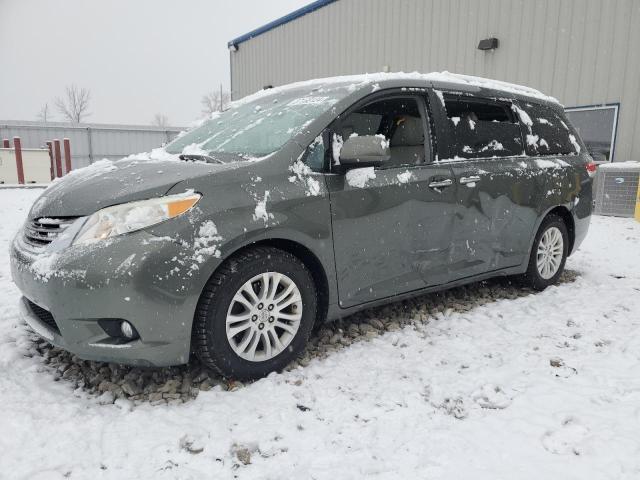 2013 TOYOTA SIENNA XLE, 