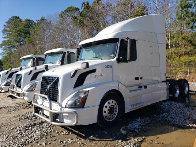 4V4NC9EH8GN963732 - 2016 VOLVO VN VNL WHITE photo 2