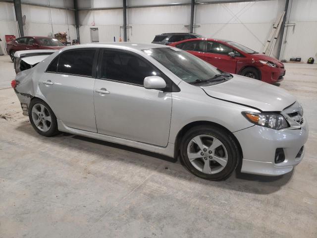 5YFBU4EE3DP077658 - 2013 TOYOTA COROLLA BASE SILVER photo 4