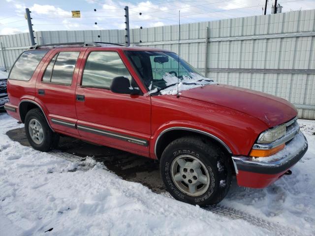 1GNDT13W3W2169822 - 1998 CHEVROLET BLAZER RED photo 4