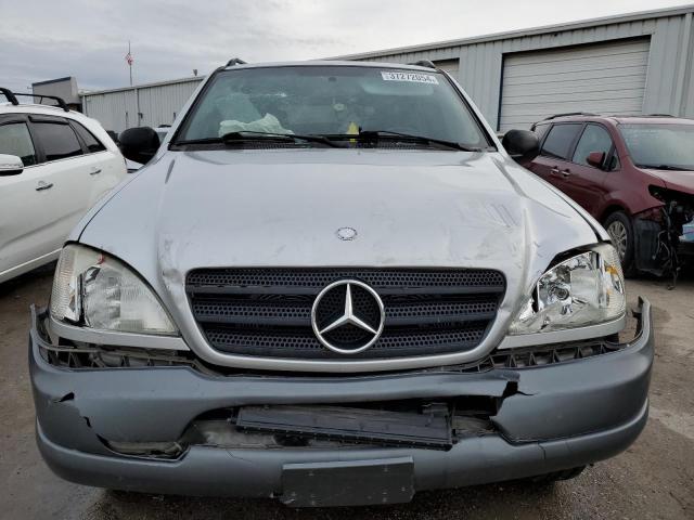 4JGAB54E1WA007572 - 1998 MERCEDES-BENZ ML 320 SILVER photo 5