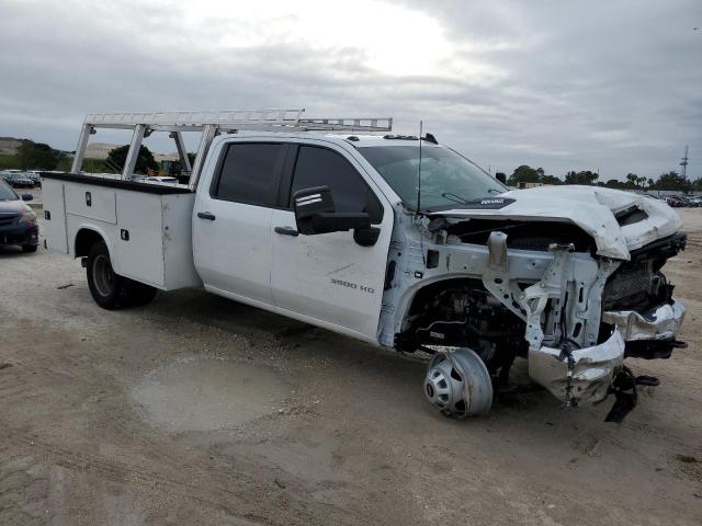 1GB4WREY4MF217996 - 2021 CHEVROLET SILVERADO C3500 WHITE photo 4