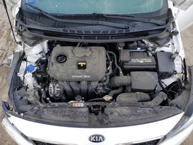 3KPFL4A71HE010205 - 2017 KIA FORTE LX WHITE photo 11