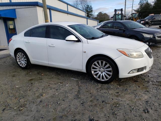 W04GV5EV0B1132927 - 2011 BUICK REGAL CXL WHITE photo 4