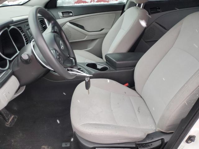 KNAGM4A73F5594260 - 2015 KIA OPTIMA LX WHITE photo 7