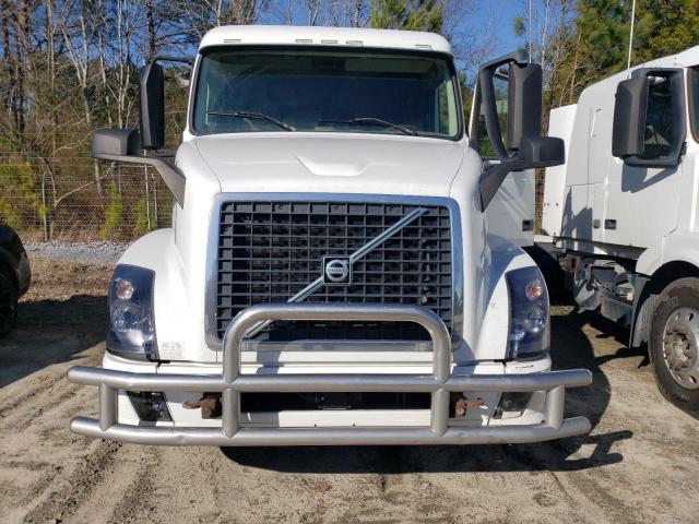 4V4NC9EH9CN561860 - 2012 VOLVO VN VNL WHITE photo 7