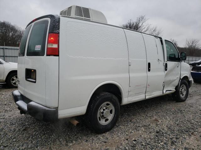 1GCWGFCA7C1158363 - 2012 CHEVROLET EXPRESS G2 WHITE photo 3